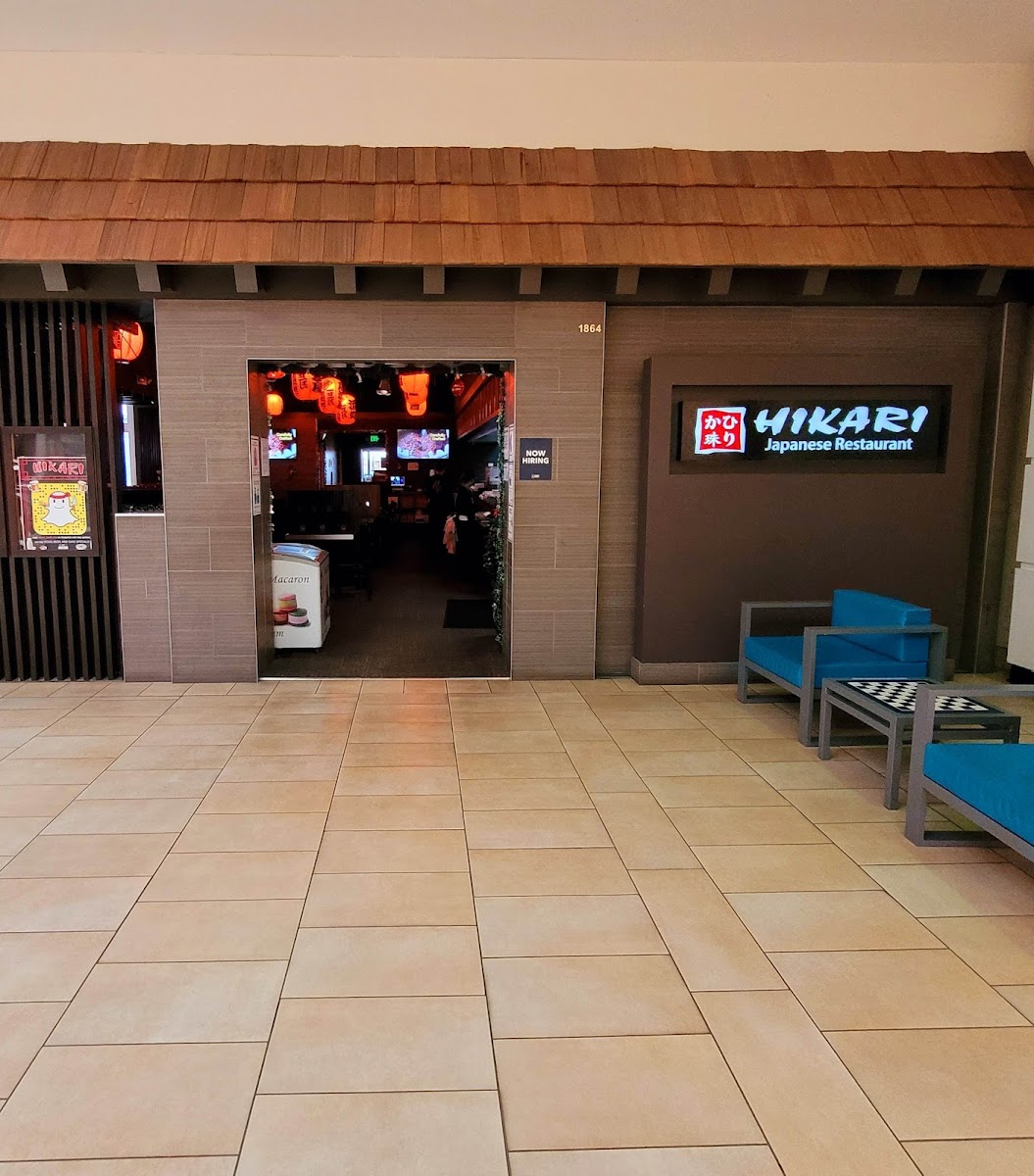 Sushi Bar Cafe Hikari